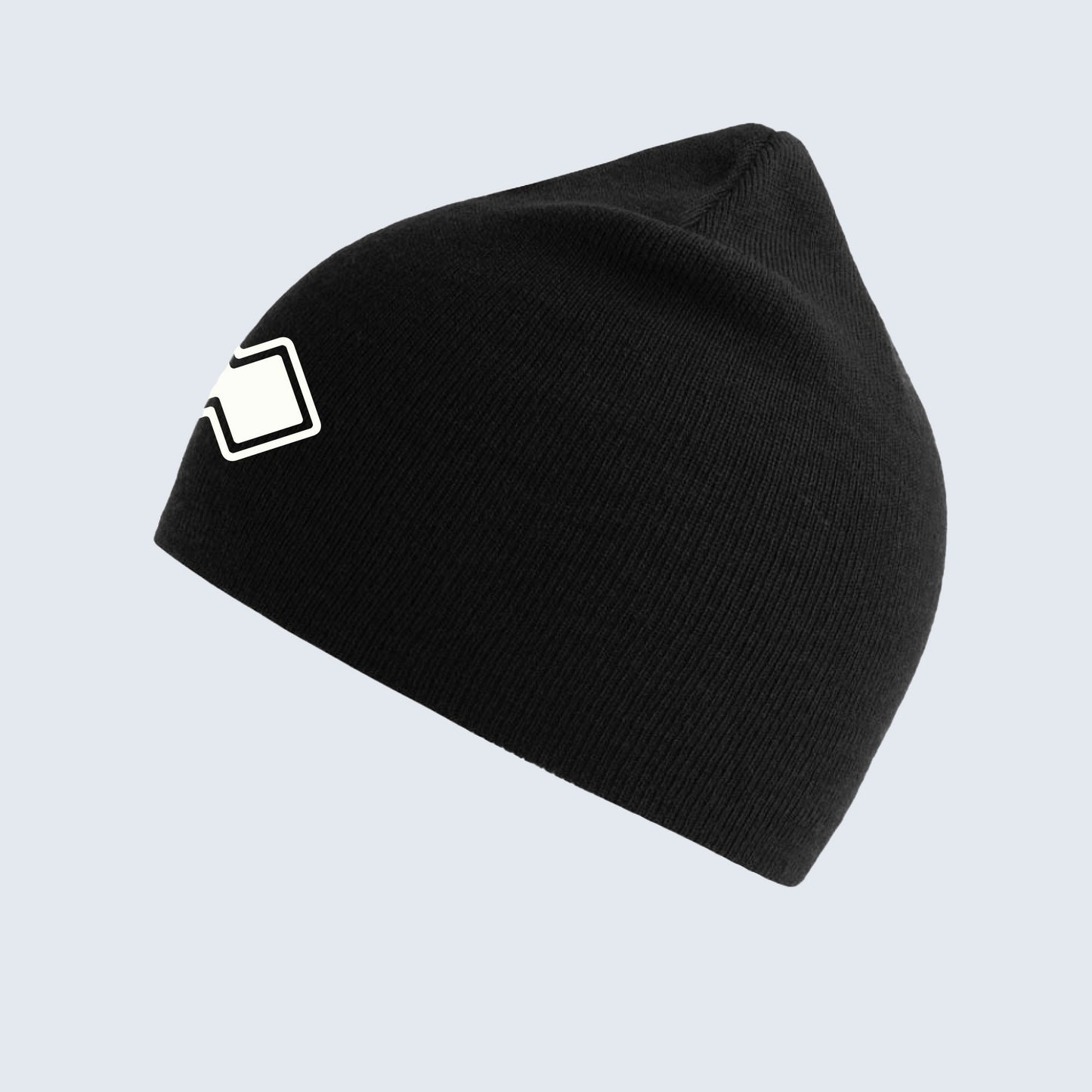 ESSENTIAL FW23/24 CAP HOLLY AD