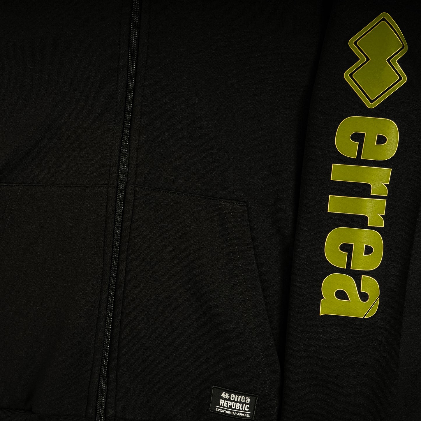 ESSENTIAL FW21/22 MAN ZIP SWEATSHIRT HOODY AD