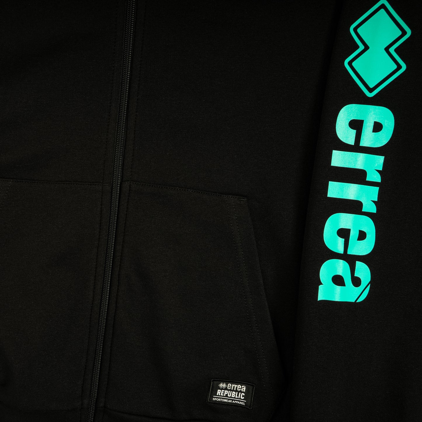 ESSENTIAL FW21/22 MAN ZIP SWEATSHIRT HOODY AD