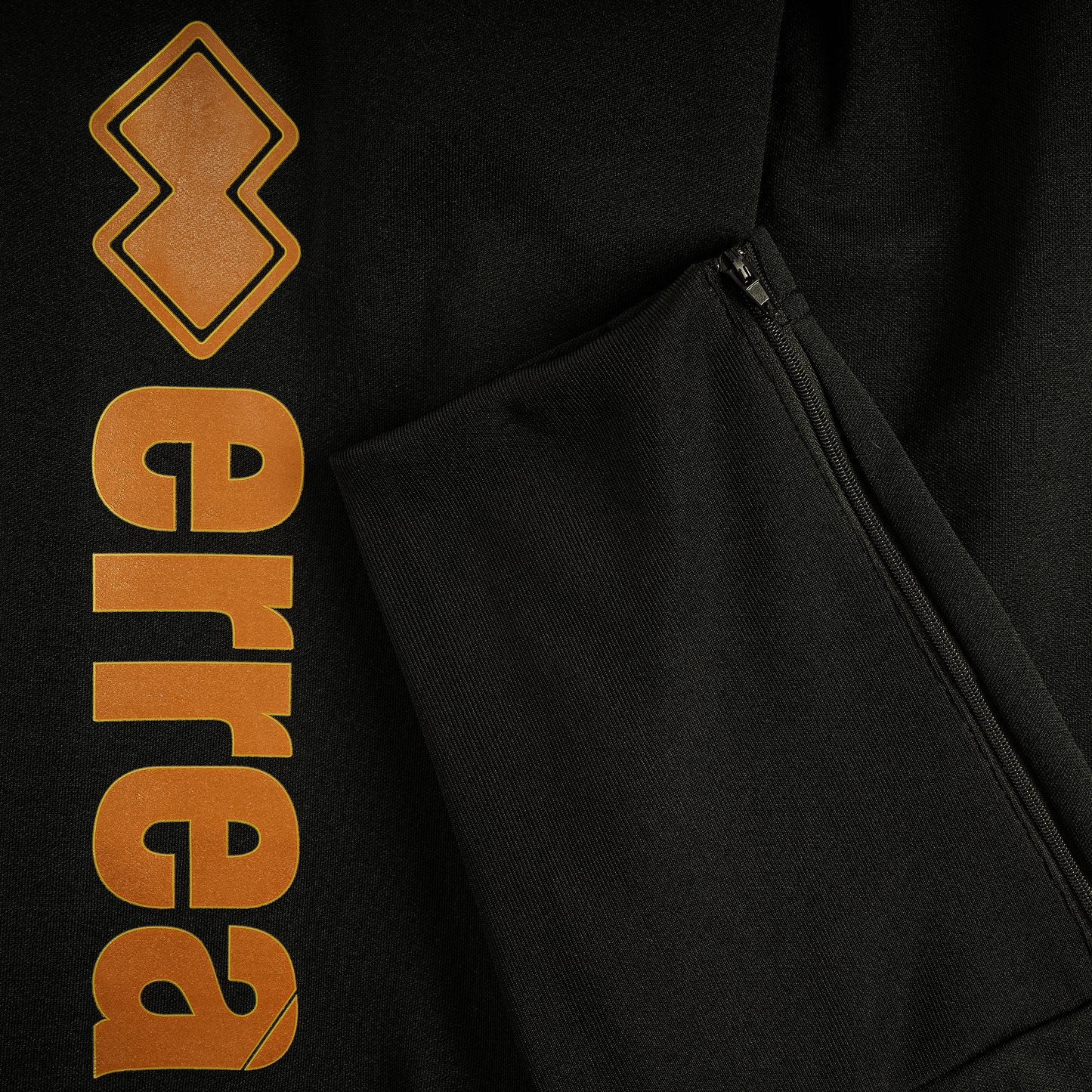 ESSENTIAL FW21/22 MAN LOGO 28 DRAKE TROUSERS AD