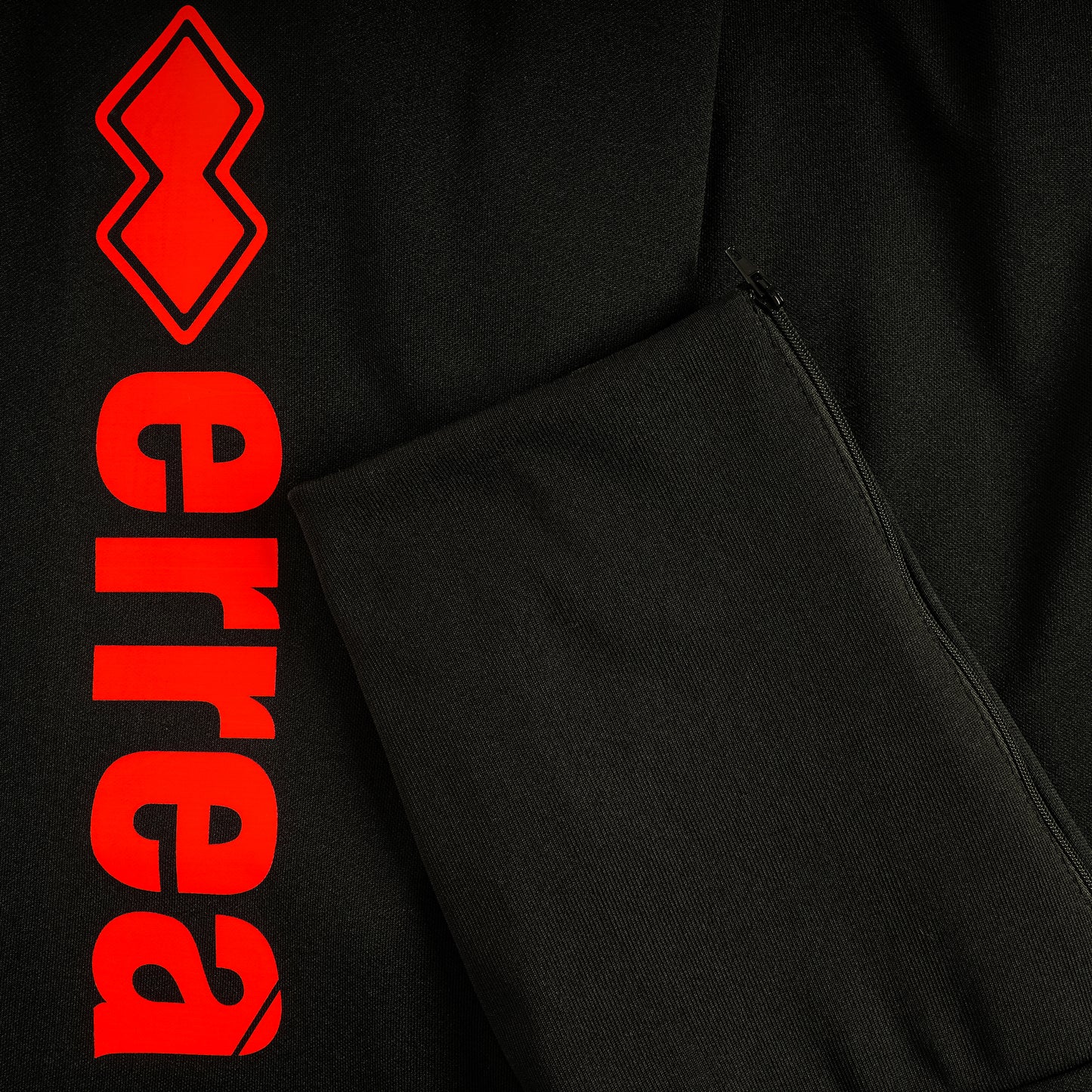 ESSENTIAL FW21/22 MAN LOGO 28 DRAKE TROUSERS AD